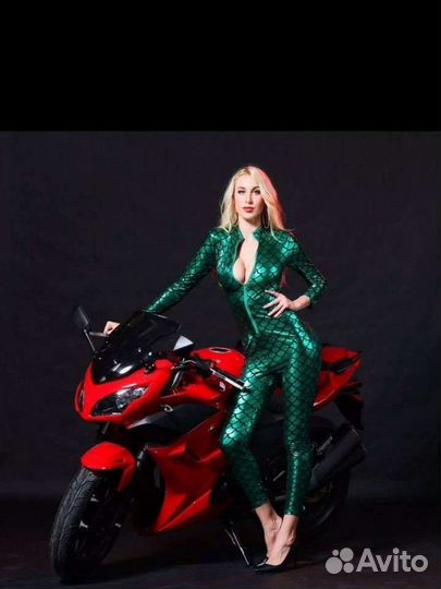 Комбинезон под змею/ящерицу зеленый