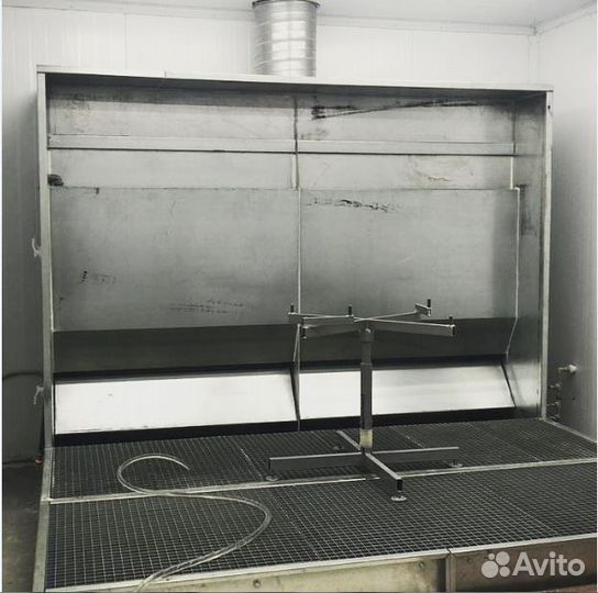 Покрасочная камера с водяной завесой и полом