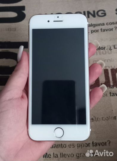 Телефон iPhone 6s