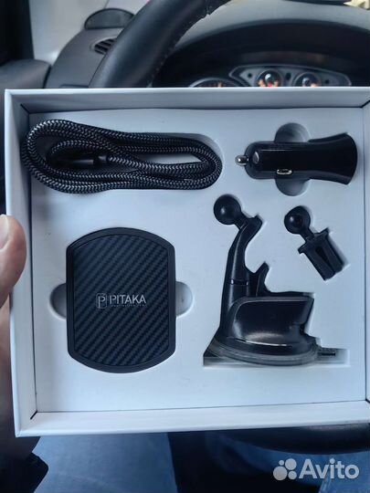 Автомобильная беспроводная зарядка Pitaka