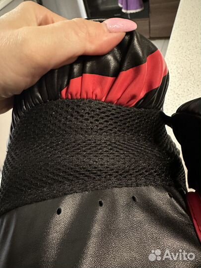 Боксерские перчатки venum