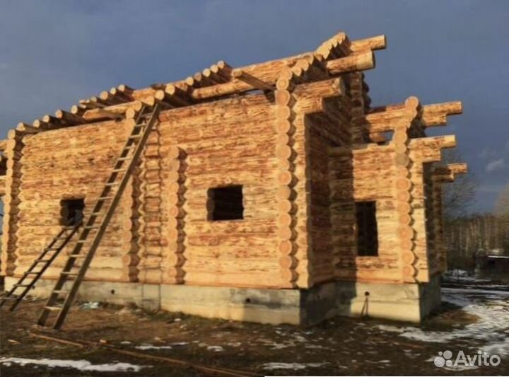 Сруб бани дома