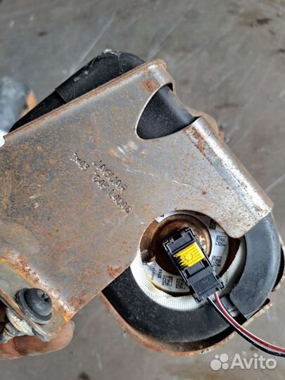 Подушка безопасности в торпедо Jaguar x-type