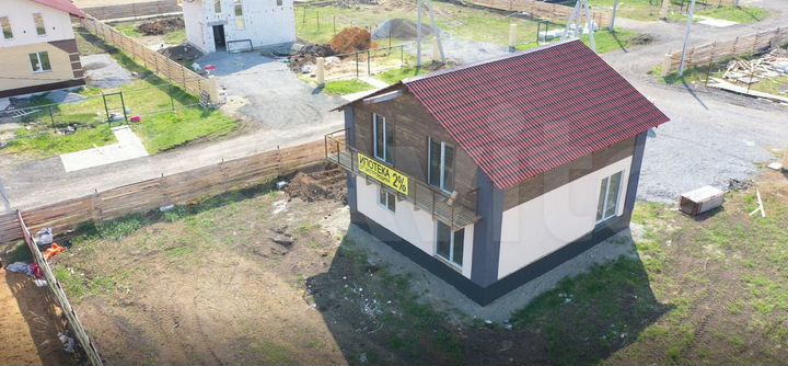 Коттедж 130 м² на участке 8 сот.