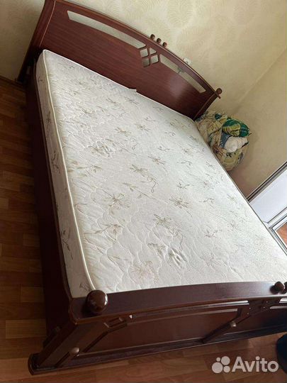 Спальный гарнитур