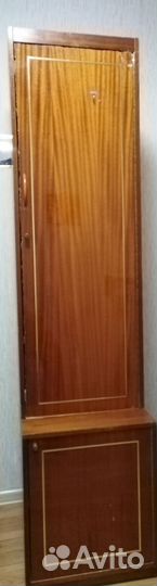 Шкаф коричневый бельевой