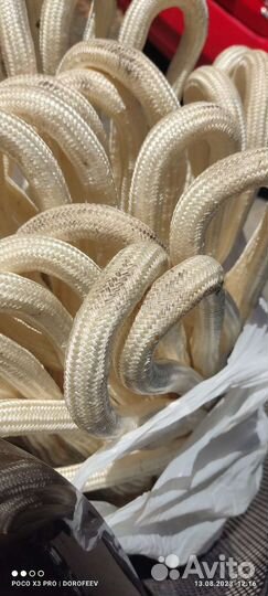 Канат с электрическим проводом