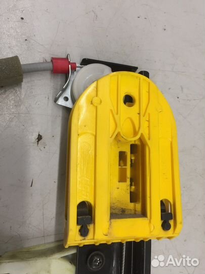 Стеклоподъемник электрический задний правый