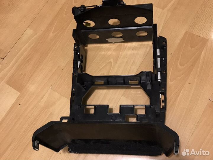 Кронштейн команда Мерседес мл гл 164