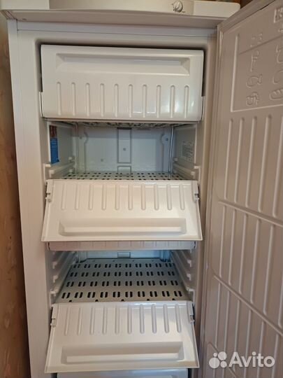 Морозильный шкаф