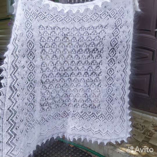 Пуховый ажурный платок