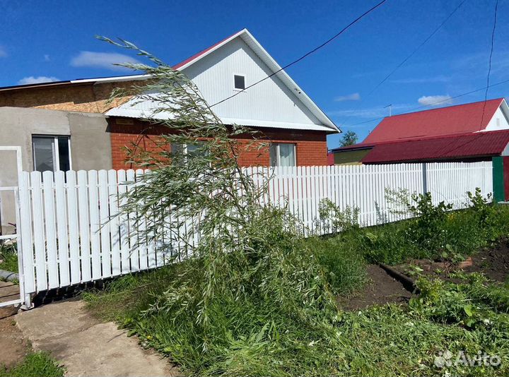 Забор из металлического штакетника