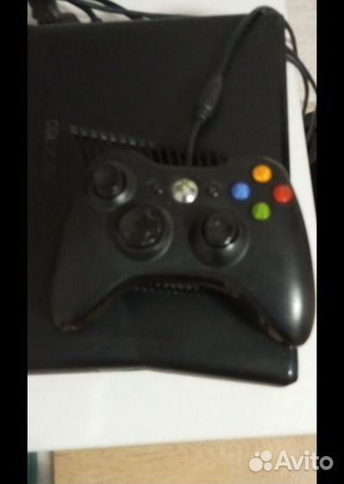Xbox 360 е 250гб+беспроводной гейпад+5 дисков