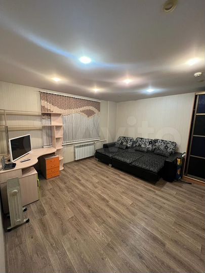 2-к. квартира, 50 м², 1/9 эт.