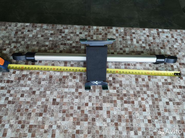 Держатель для планшета в авто