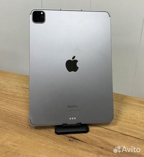 Apple iPad Pro 11 (2022) 256 гб, Wi-Fi + Cellular