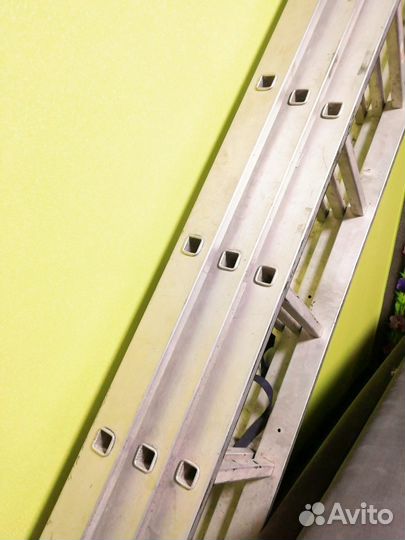 Лестница алюминиевая 3х10 трехсекционная