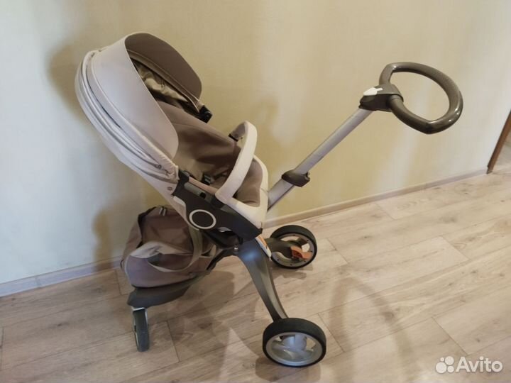 Коляска стокке stokke