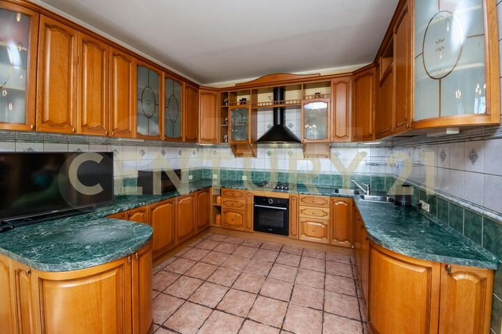 Дом 442,8 м² на участке 10 сот.