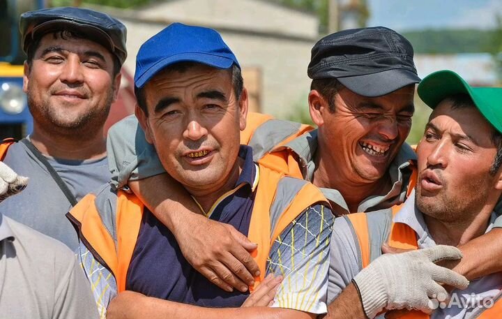 Бригадир расклейщиков объявлений