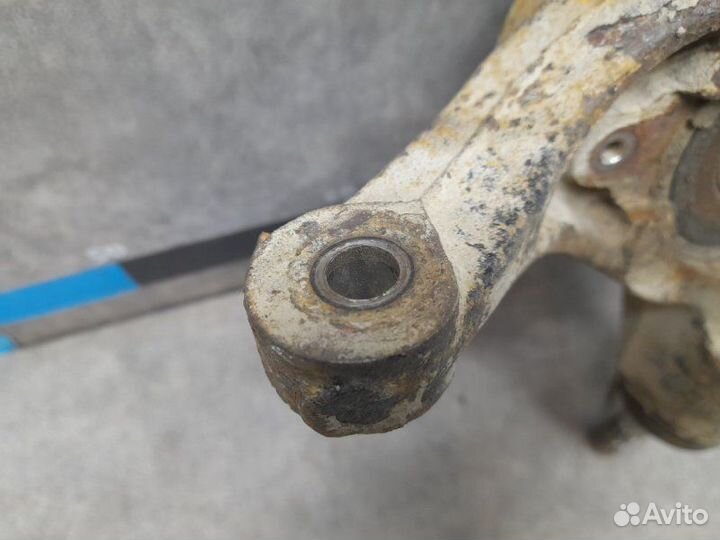 Кулак поворотный передний левый Citroen C4 купе