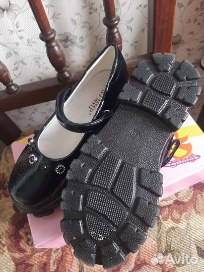 Туфли для девочки новые