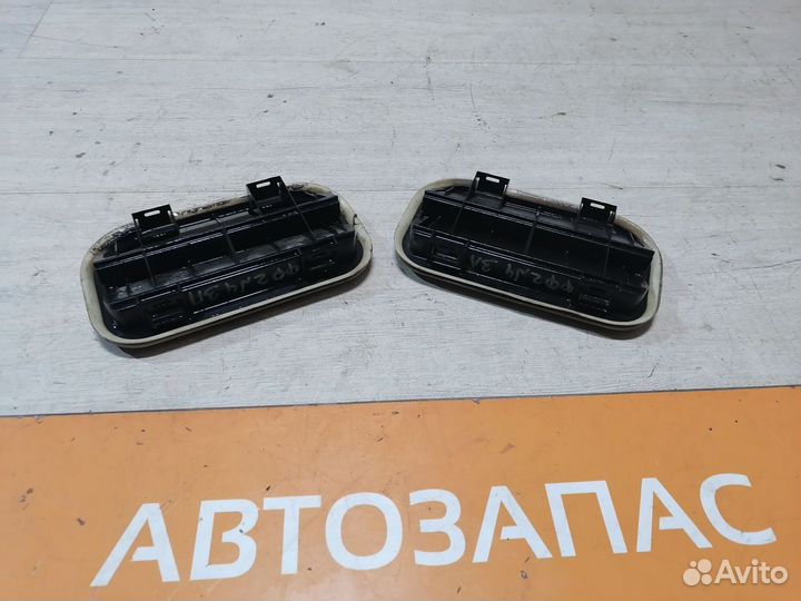 Решетка вентиляции багажника Ford Focus 2 пыльник