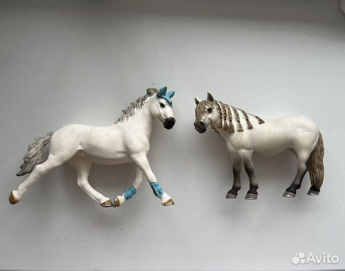 Фигурки лошадей schleich