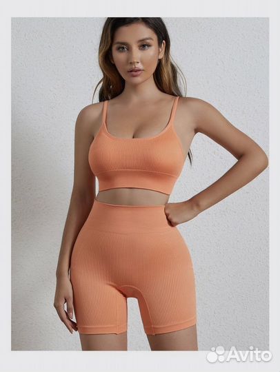 Спортивный фитнес костюм женский