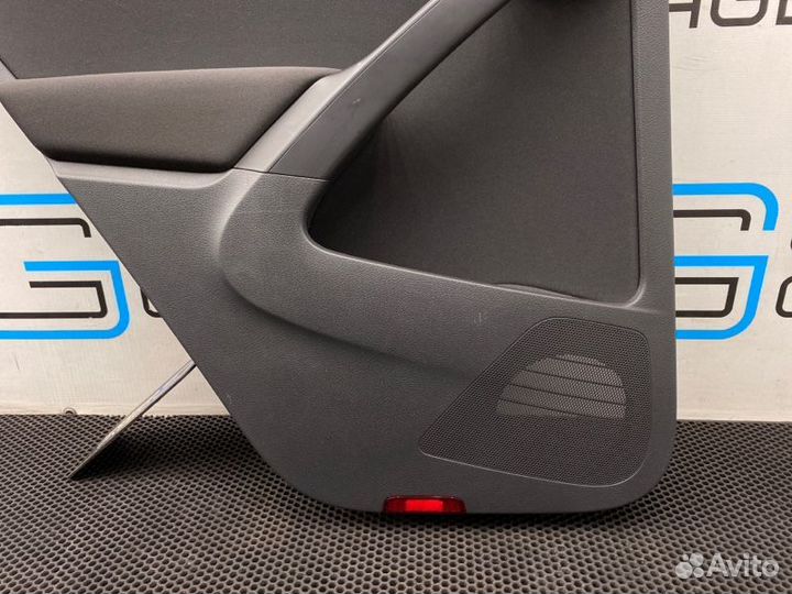 Обшивка двери задняя левая Volkswagen Tiguan 5N2