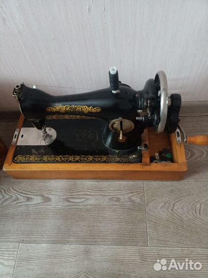 Швейная машина ручная СССР