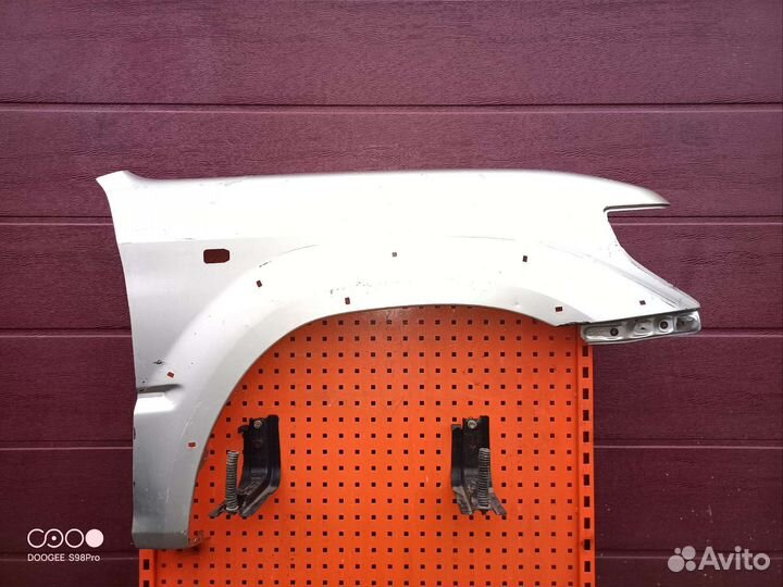 Крыло правое Toyota land cruiser Prado 90