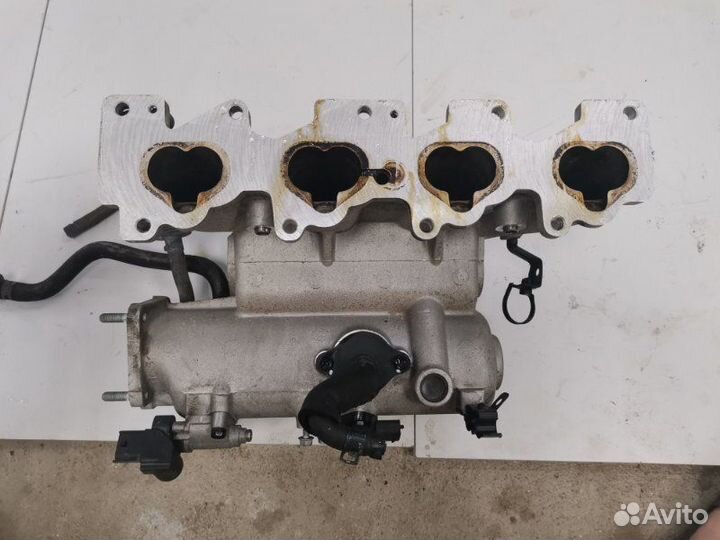 Коллектор впускной Kia Ceed 1 универсал G4GC 2.0