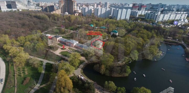 Целиком Здание 304 м², в центре парка
