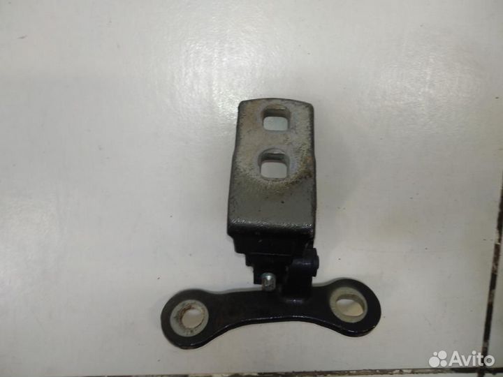 Петля двери передней правой нижняя Opel Vectra C