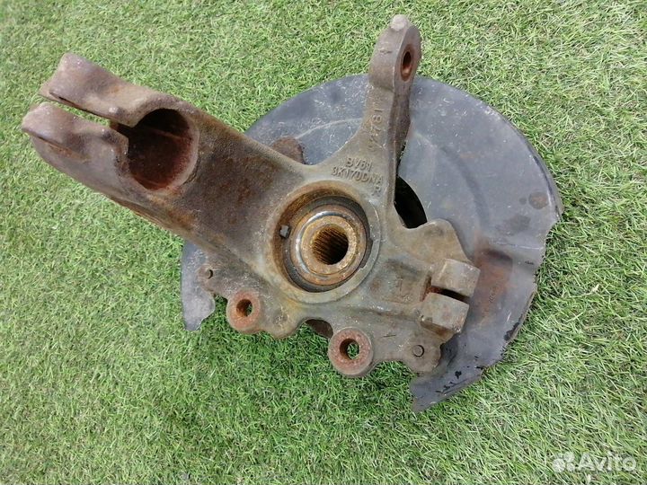 Ступица передняя правая Ford Focus 3 2.0 бензин