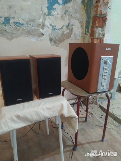 Сабвуфер и колонки sven