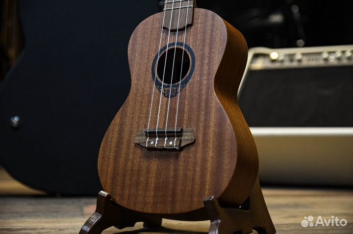 Укулеле концерт LAG (Комлпект)