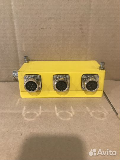 Соединительная коробка Moba для асфальтоукладчика