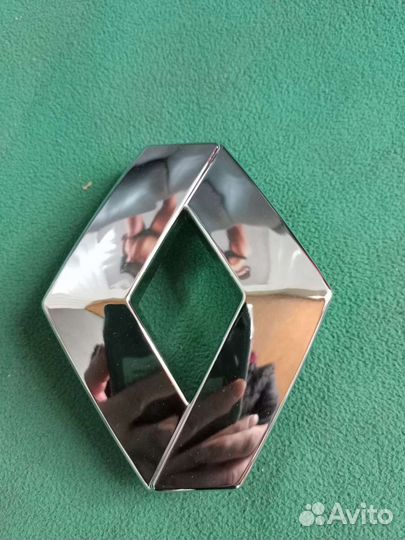 Значок на бампер логан с 2010 года