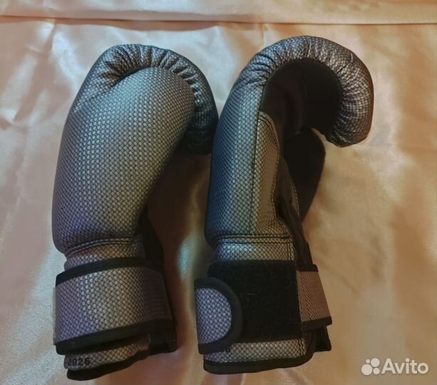 Боксерские перчатки 8 унций