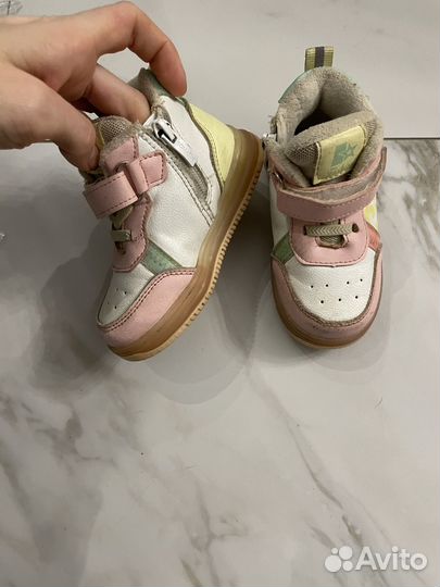Кроссовки детские 22