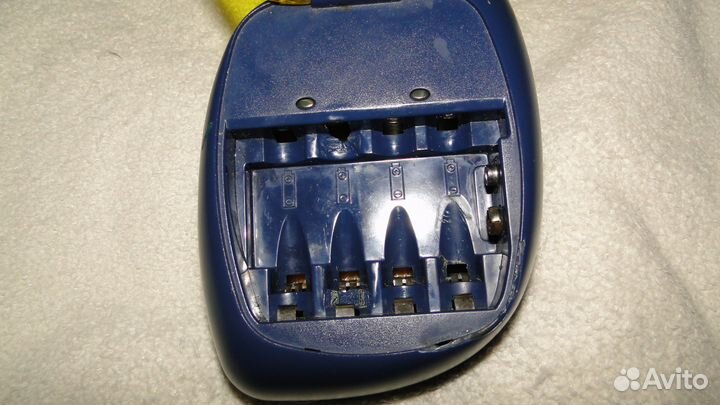 Зарядное устройство Varta