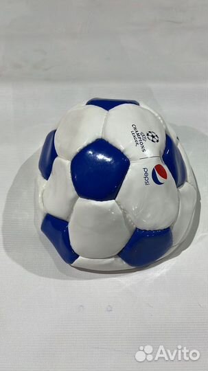 Футбольный мяч