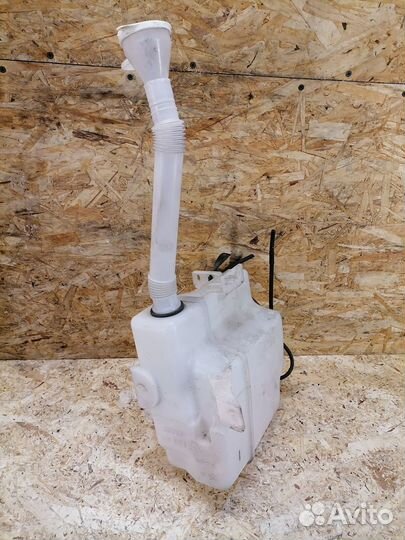 Бачок омывателя Mitsubishi Outlander XL