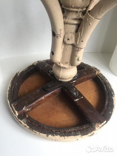 Стул крутящийся старинный