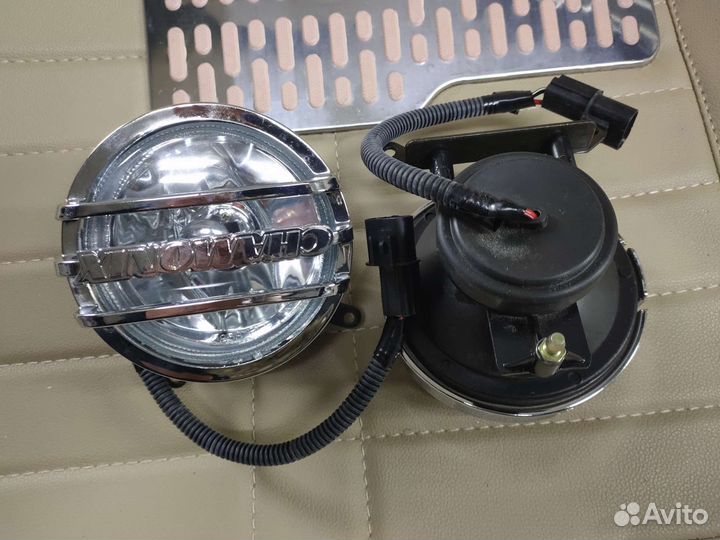 Противотуманки на бампере delica400