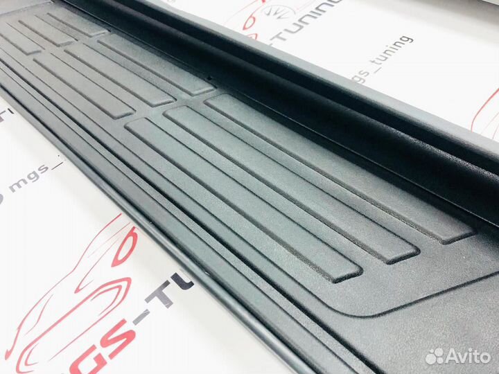 Пороги Toyota Land Cruiser Prado 150 черный обод