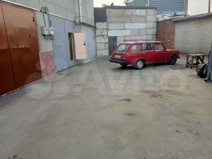 Гараж, > 30 м²