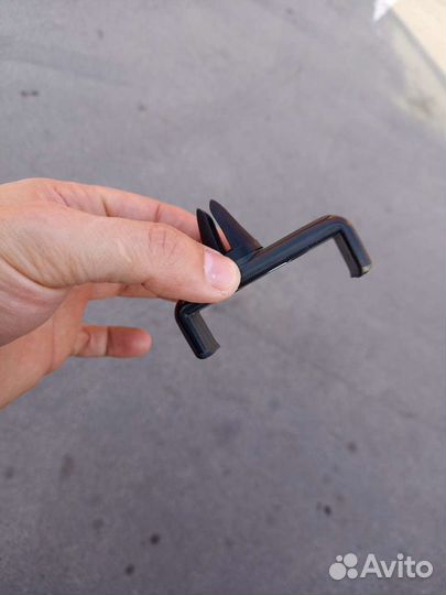 Держатель для телефона в машину